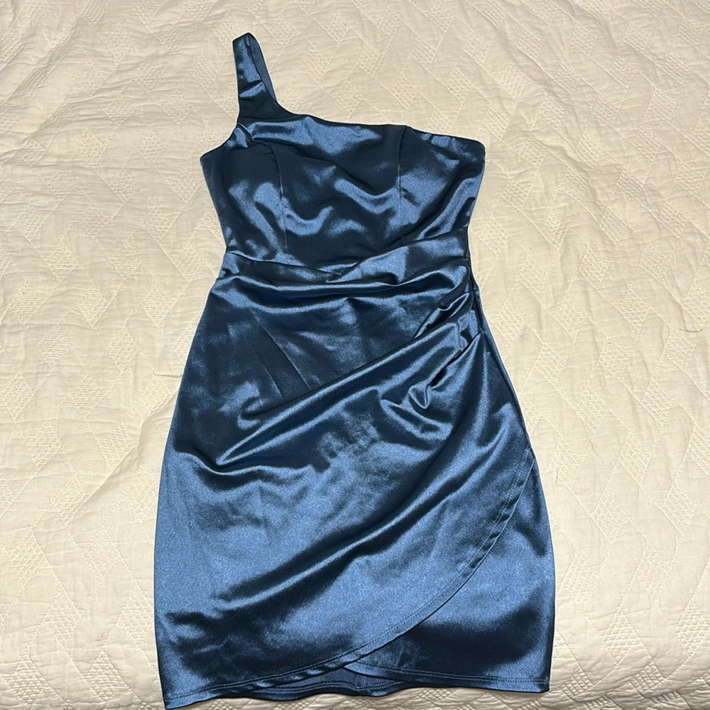 Blue, one shoulder homecoming dress!